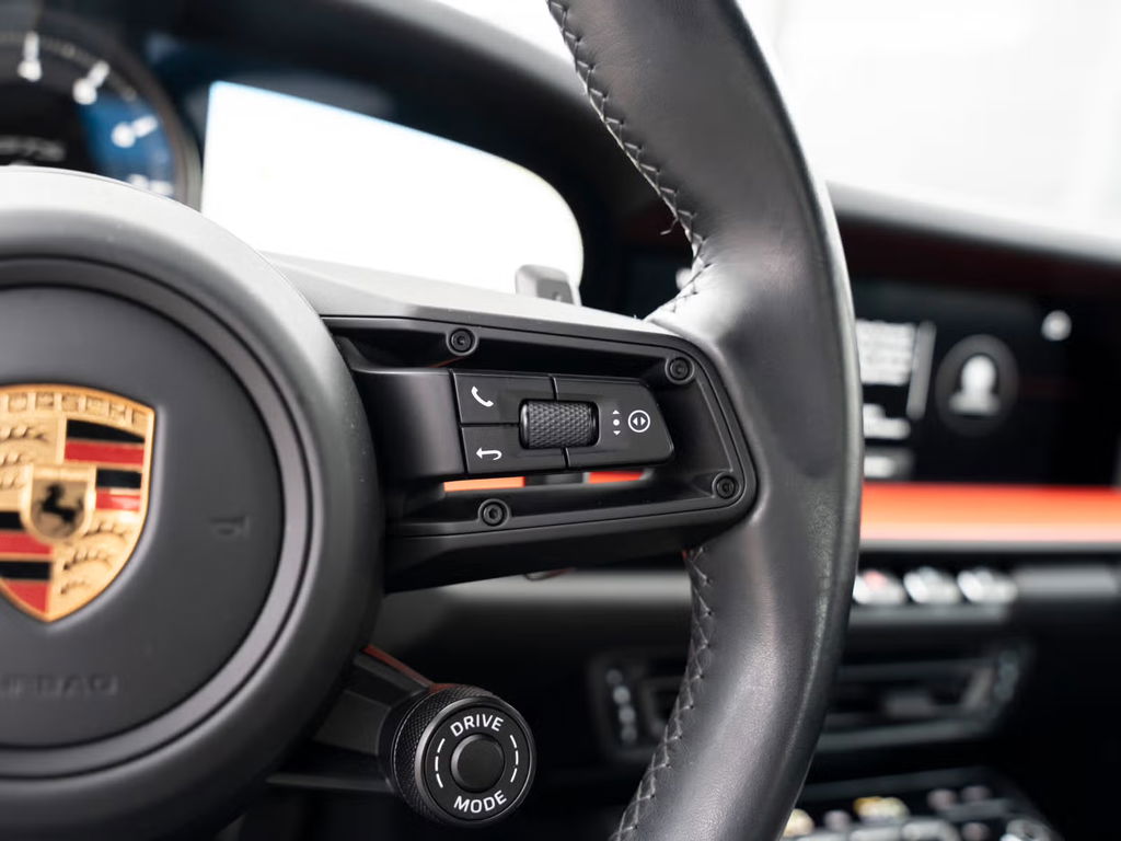 Porsche 992 Carrera 4 GTS