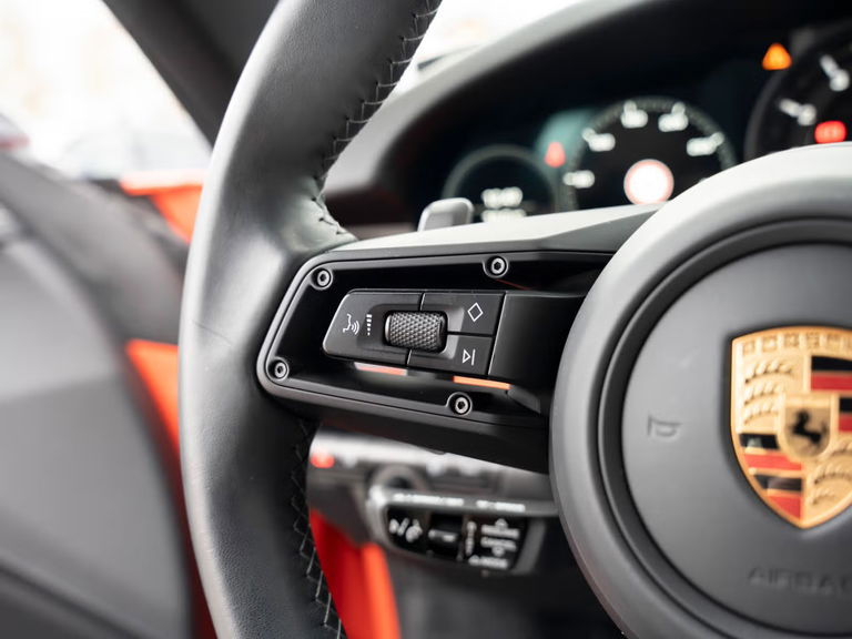 Porsche 992 Carrera 4 GTS