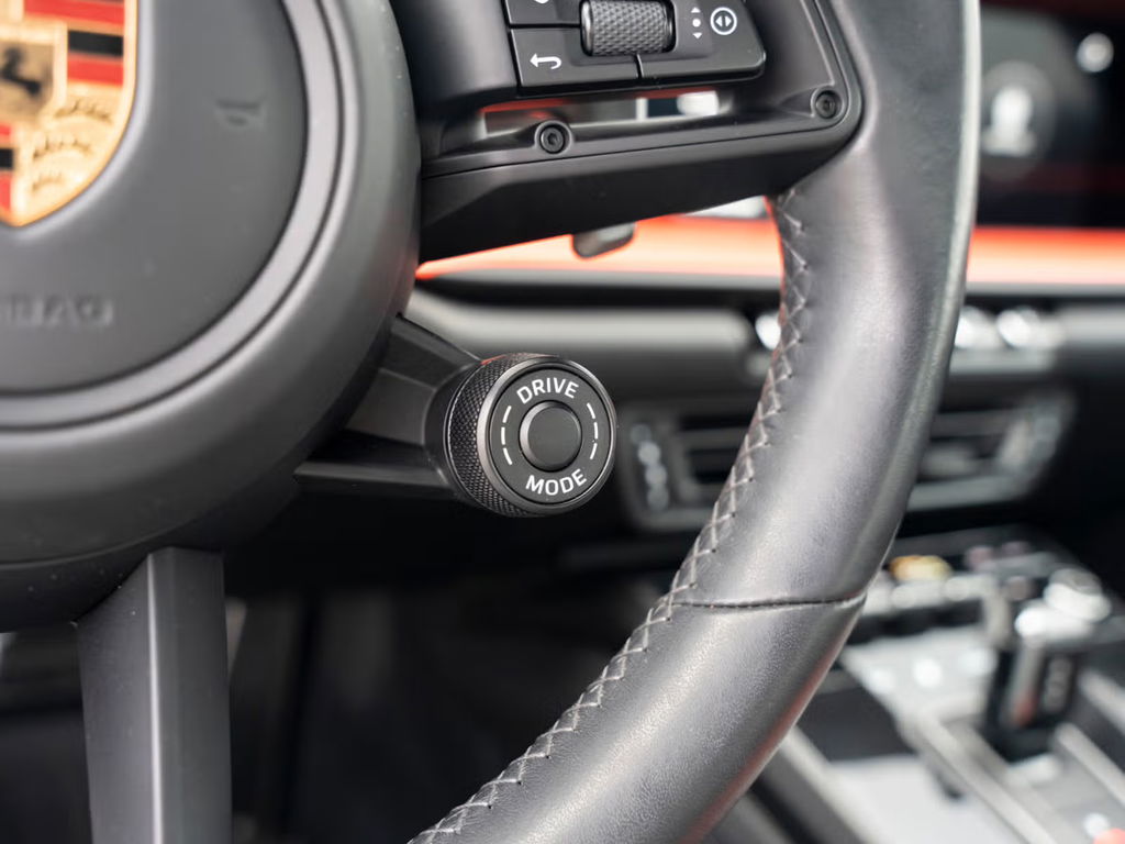 Porsche 992 Carrera 4 GTS