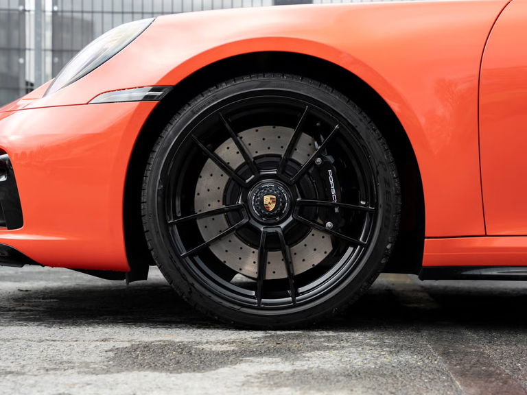 Porsche 992 Carrera 4 GTS