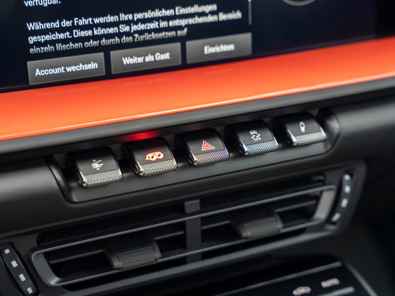 Porsche 992 Carrera 4 GTS