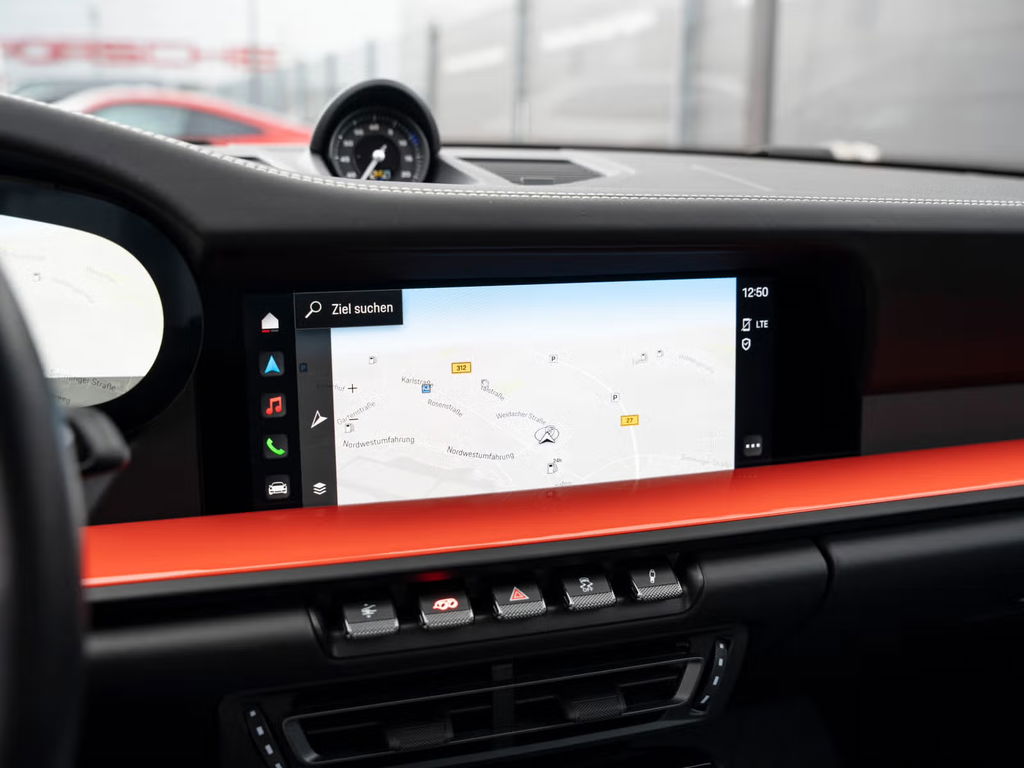 Porsche 992 Carrera 4 GTS