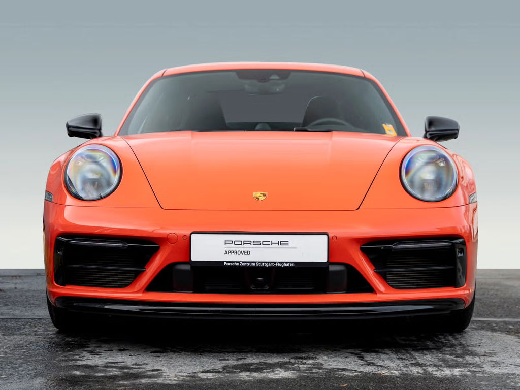 Porsche 992 Carrera 4 GTS