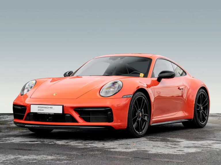 Porsche 992 Carrera 4 GTS