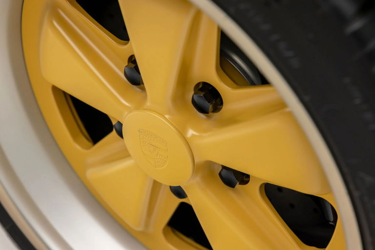 Porsche 911 Reimagined by Singer