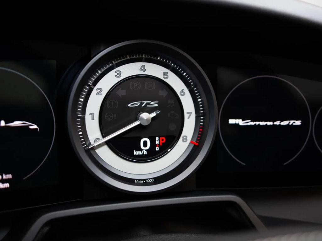 Porsche 992 Carrera 4 GTS