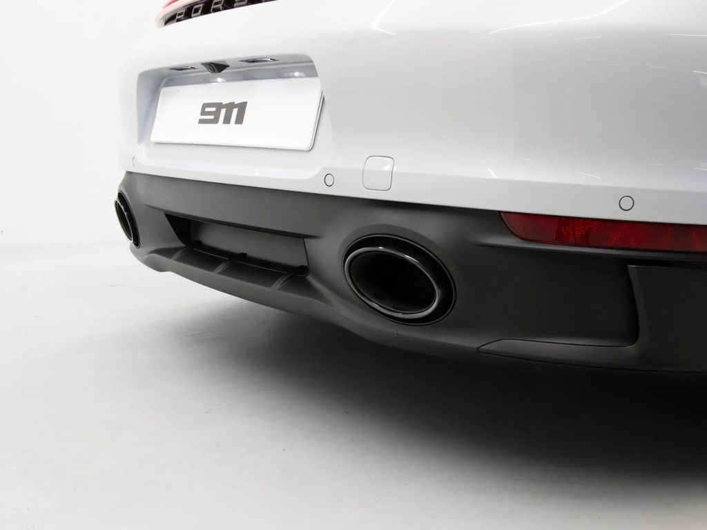 Porsche 992 Carrera 4 GTS