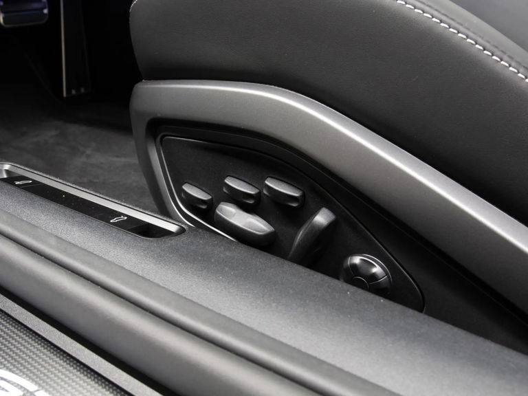 Porsche 992 Carrera 4 GTS