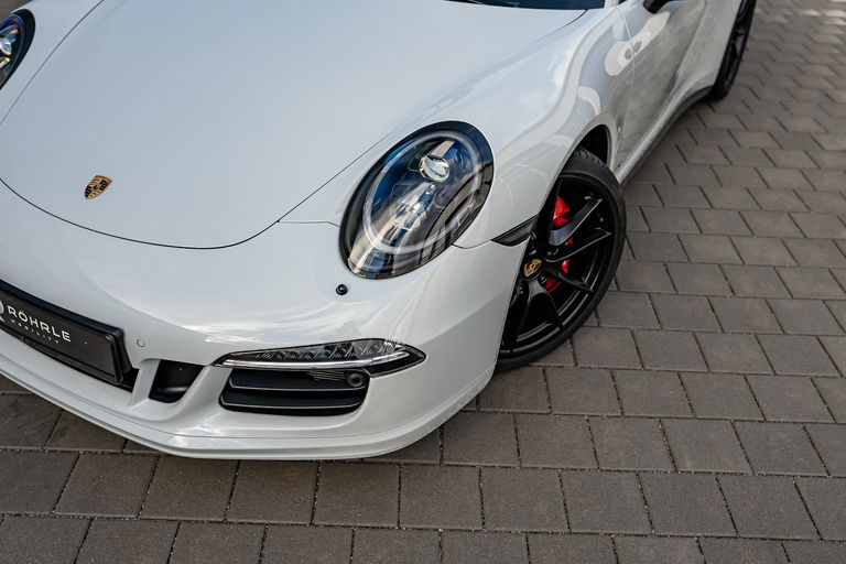Porsche 991 Carrera GTS