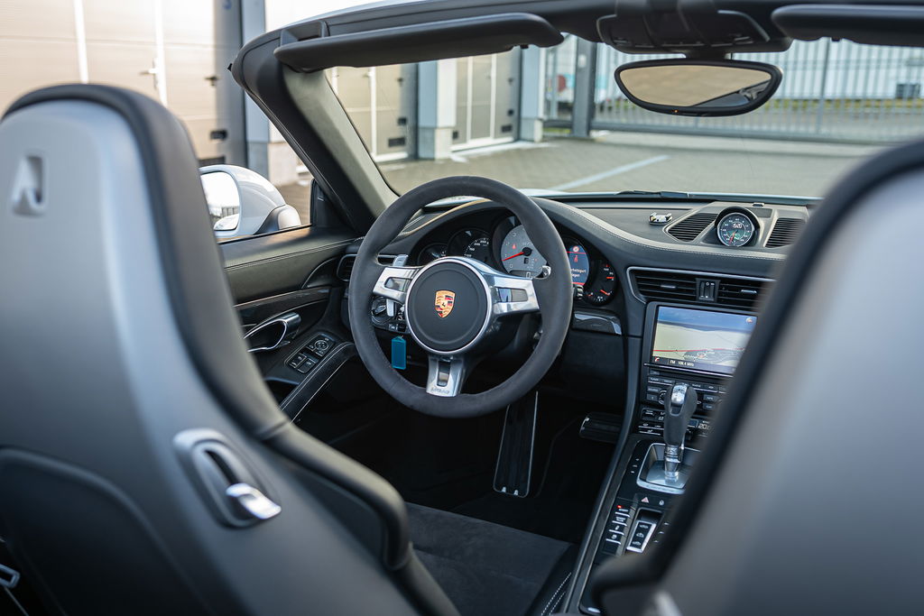 Porsche 991 Carrera GTS