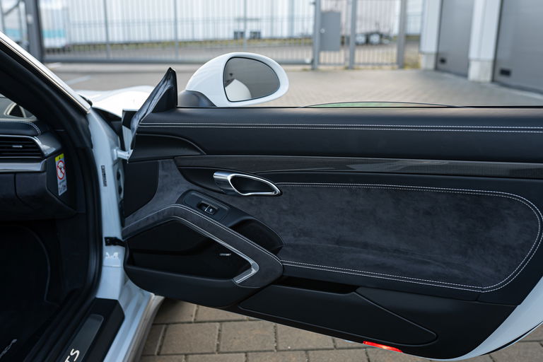 Porsche 991 Carrera GTS