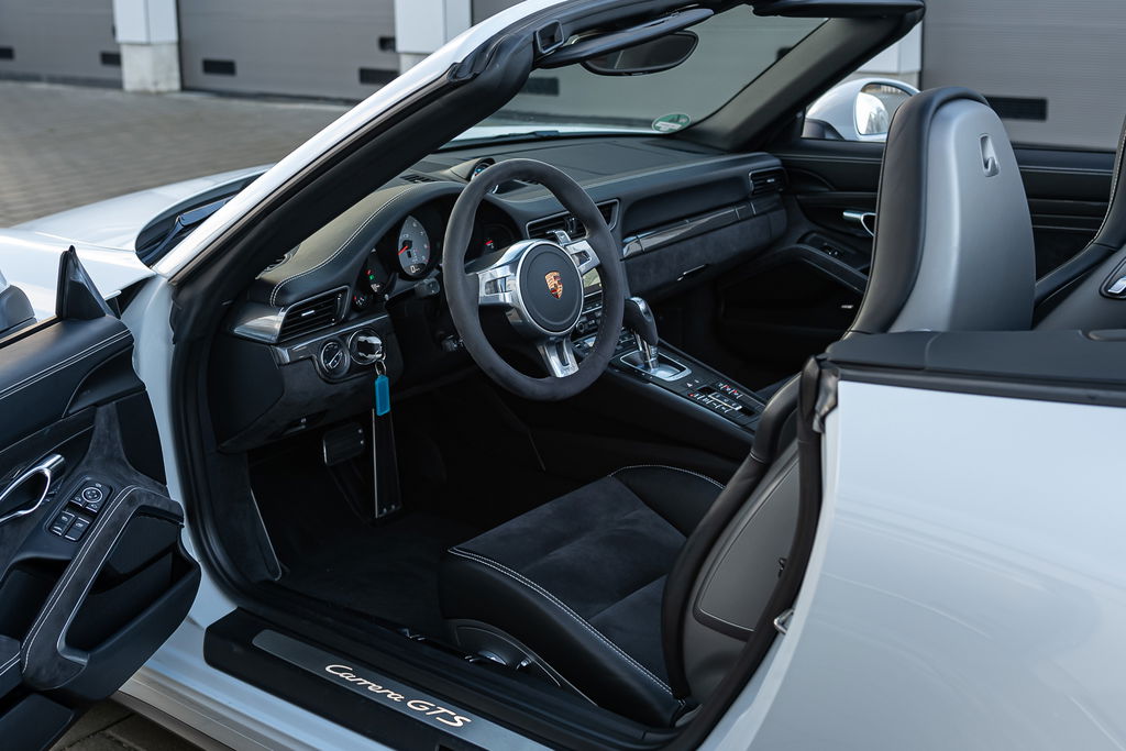 Porsche 991 Carrera GTS