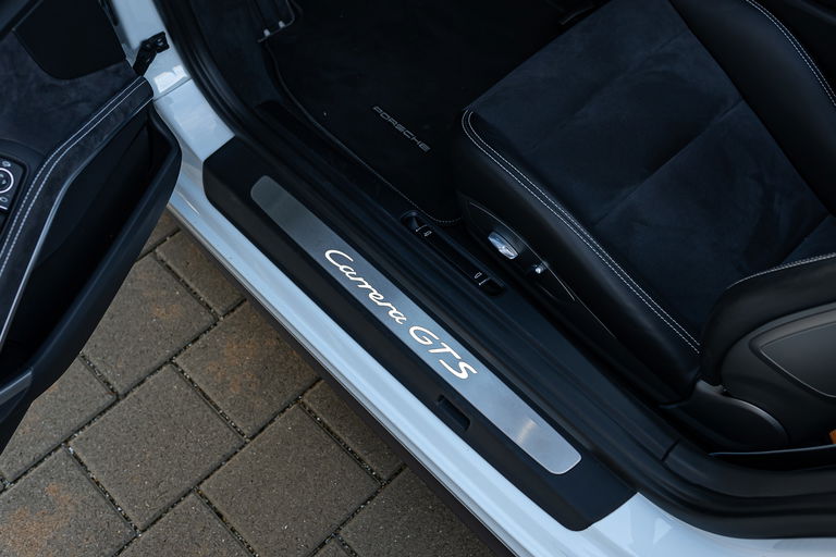 Porsche 991 Carrera GTS