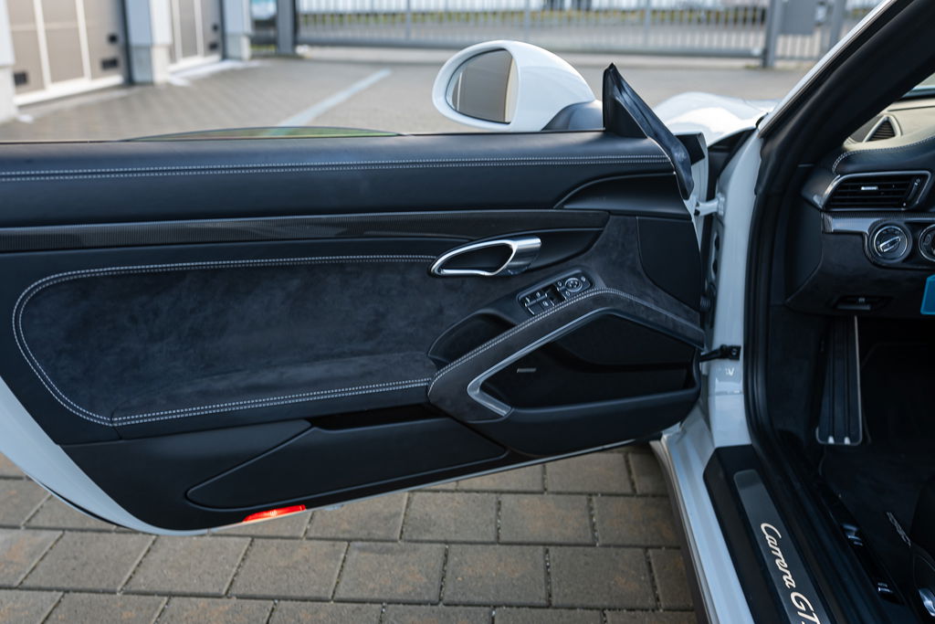 Porsche 991 Carrera GTS