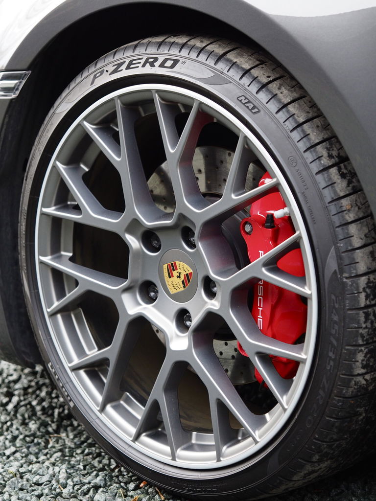 Porsche 992 Carrera 4S