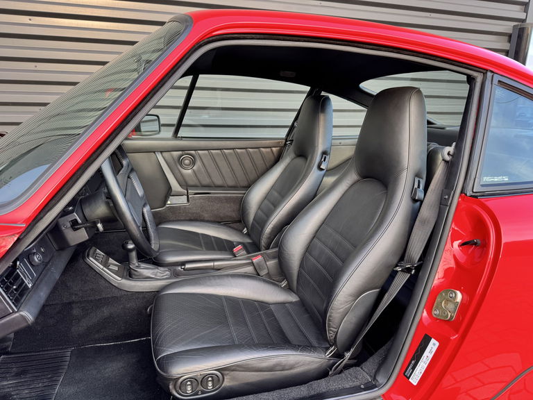 Porsche 964 Carrera 4