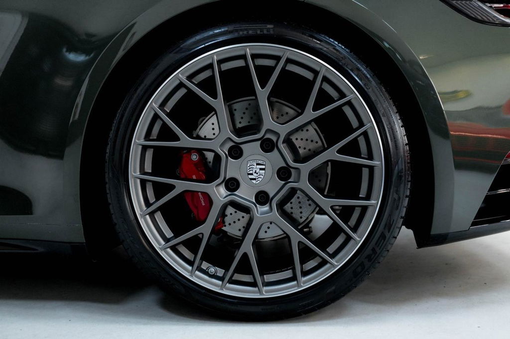 Porsche 992 Carrera 4S