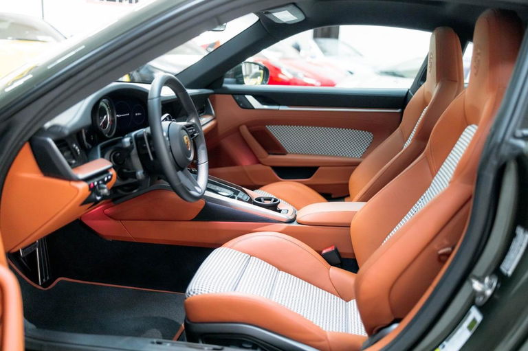 Porsche 992 Carrera 4S