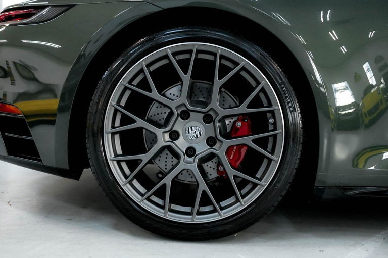 Porsche 992 Carrera 4S