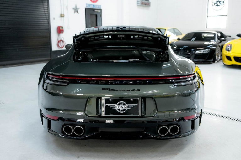 Porsche 992 Carrera 4S