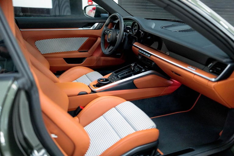 Porsche 992 Carrera 4S