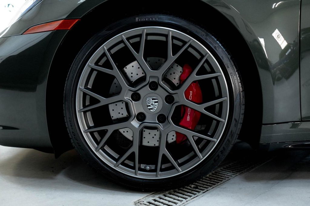 Porsche 992 Carrera 4S