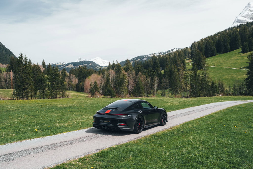 Porsche 992 GT3 Touring