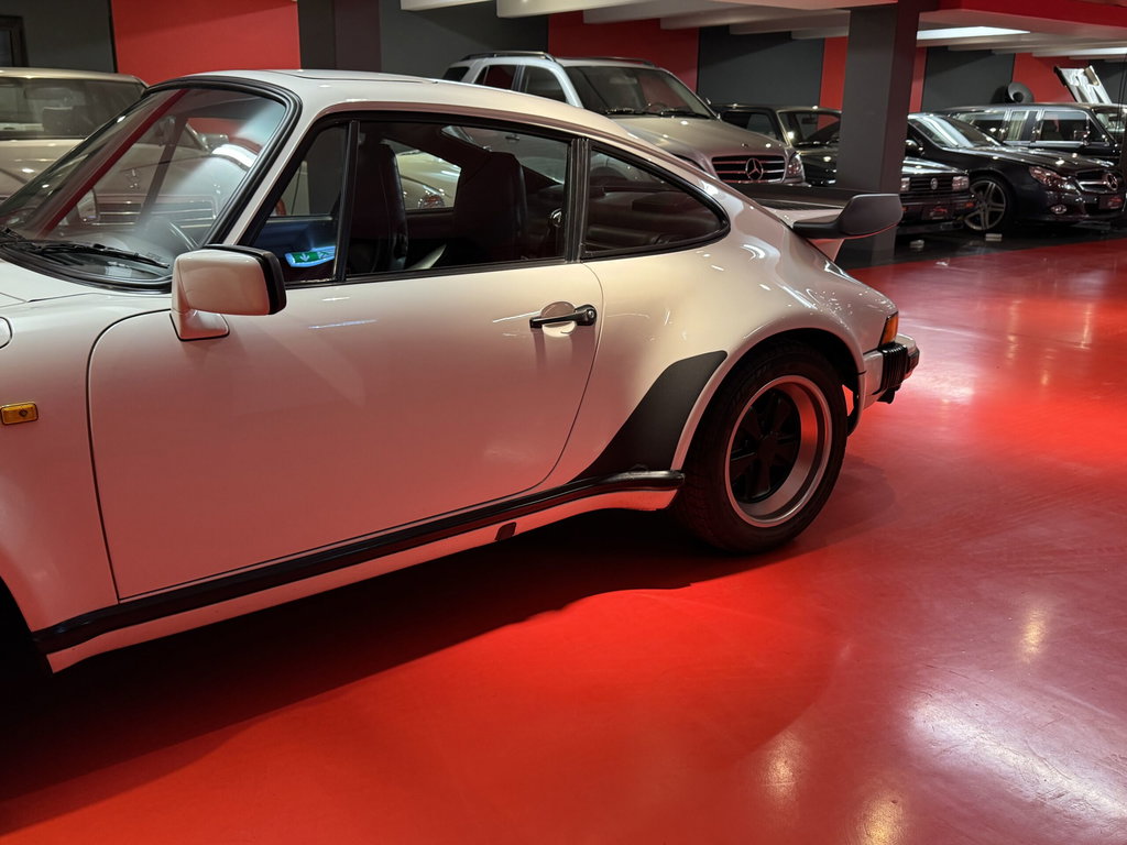 Porsche 911 Carrera 3.2 WTL