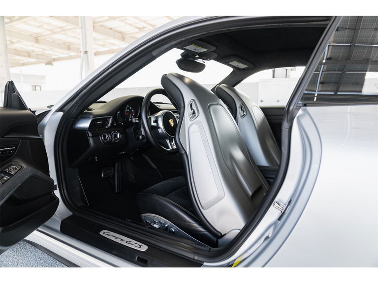 Porsche 991 Carrera GTS