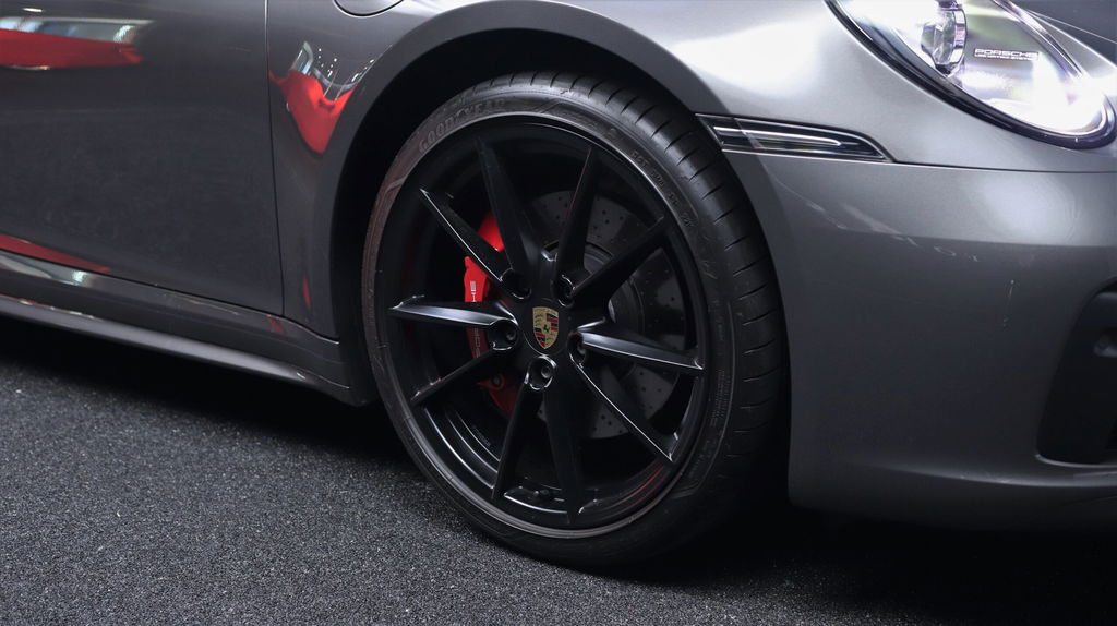 Porsche 992 Carrera 4S