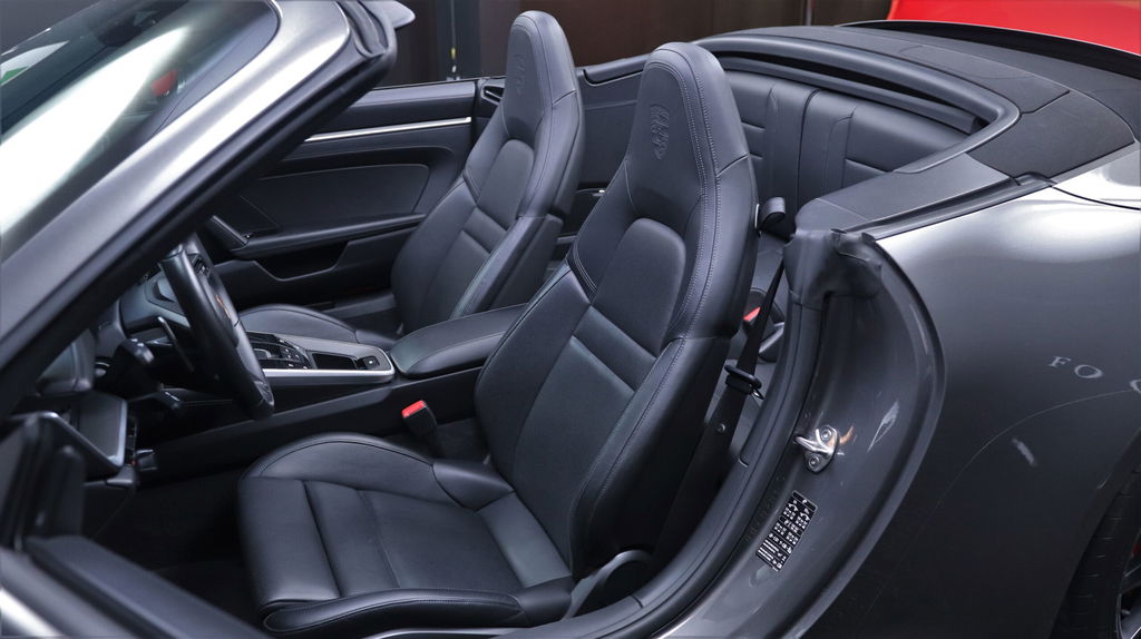 Porsche 992 Carrera 4S