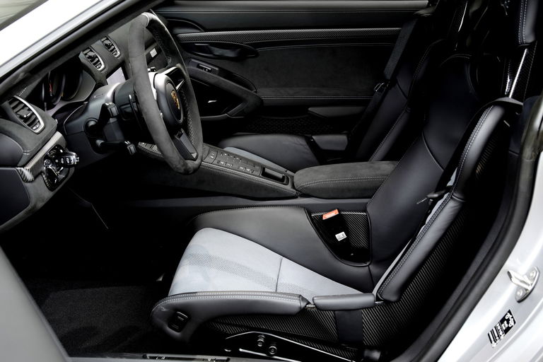 Porsche 718 Cayman GT4 RS