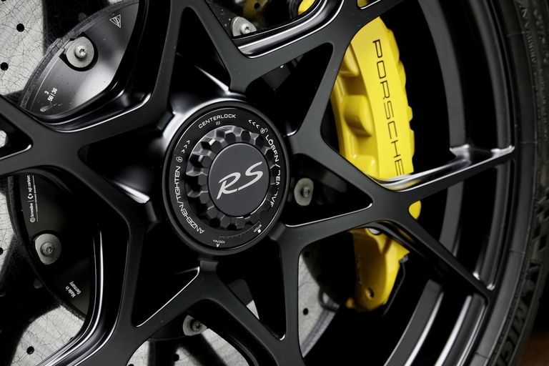 Porsche 718 Cayman GT4 RS