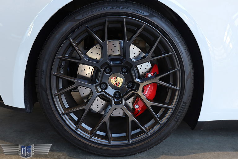 Porsche 992 Carrera GTS