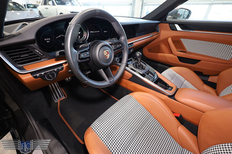 Porsche 992 Carrera 4S