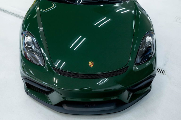 Porsche 718 Cayman GT4
