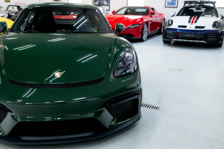 Porsche 718 Cayman GT4