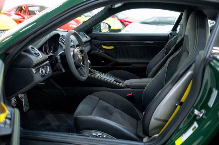 Porsche 718 Cayman GT4