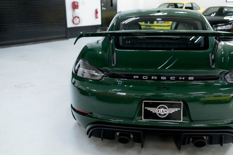 Porsche 718 Cayman GT4
