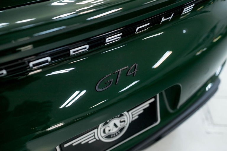 Porsche 718 Cayman GT4