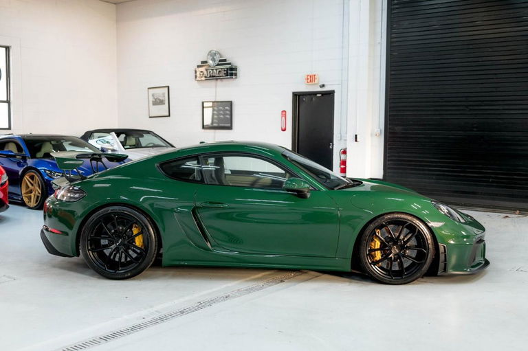 Porsche 718 Cayman GT4