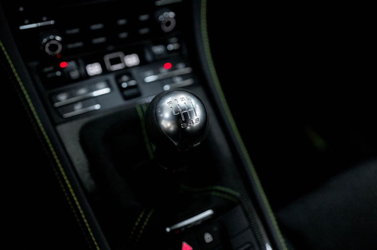 Porsche 718 Cayman GT4