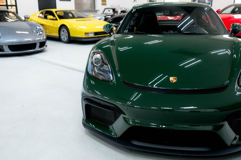 Porsche 718 Cayman GT4