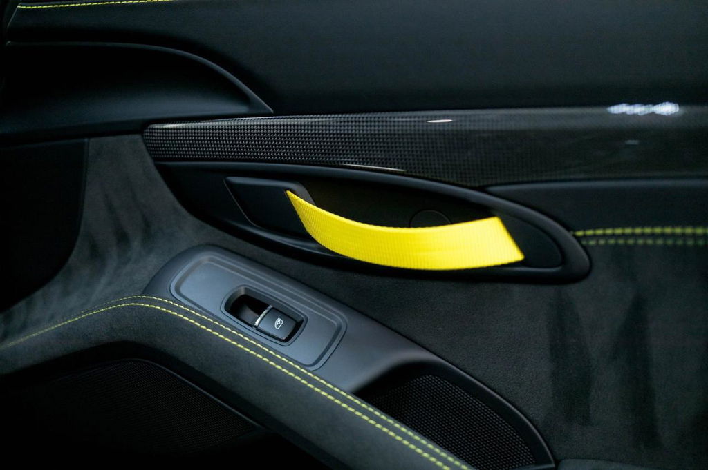 Porsche 718 Cayman GT4