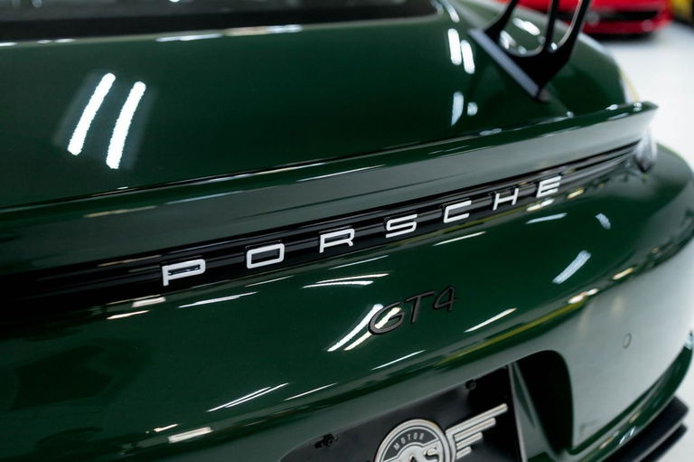 Porsche 718 Cayman GT4