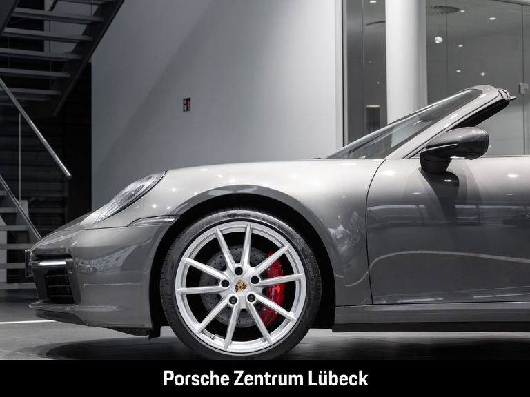 Porsche 992 Carrera 4S