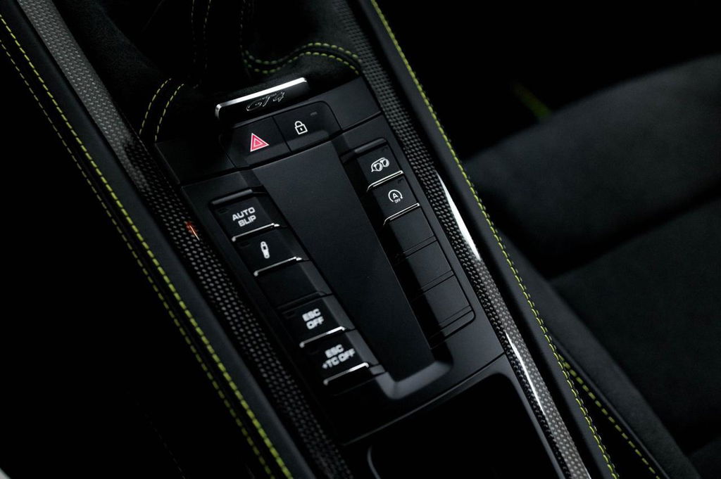 Porsche 718 Cayman GT4