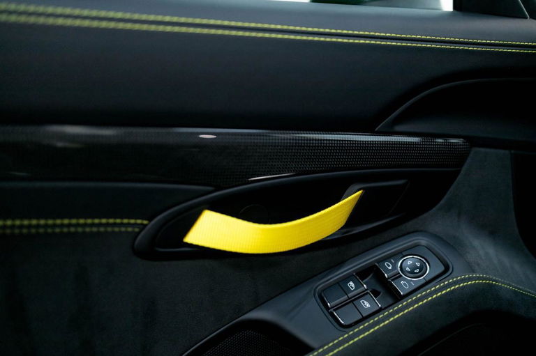 Porsche 718 Cayman GT4