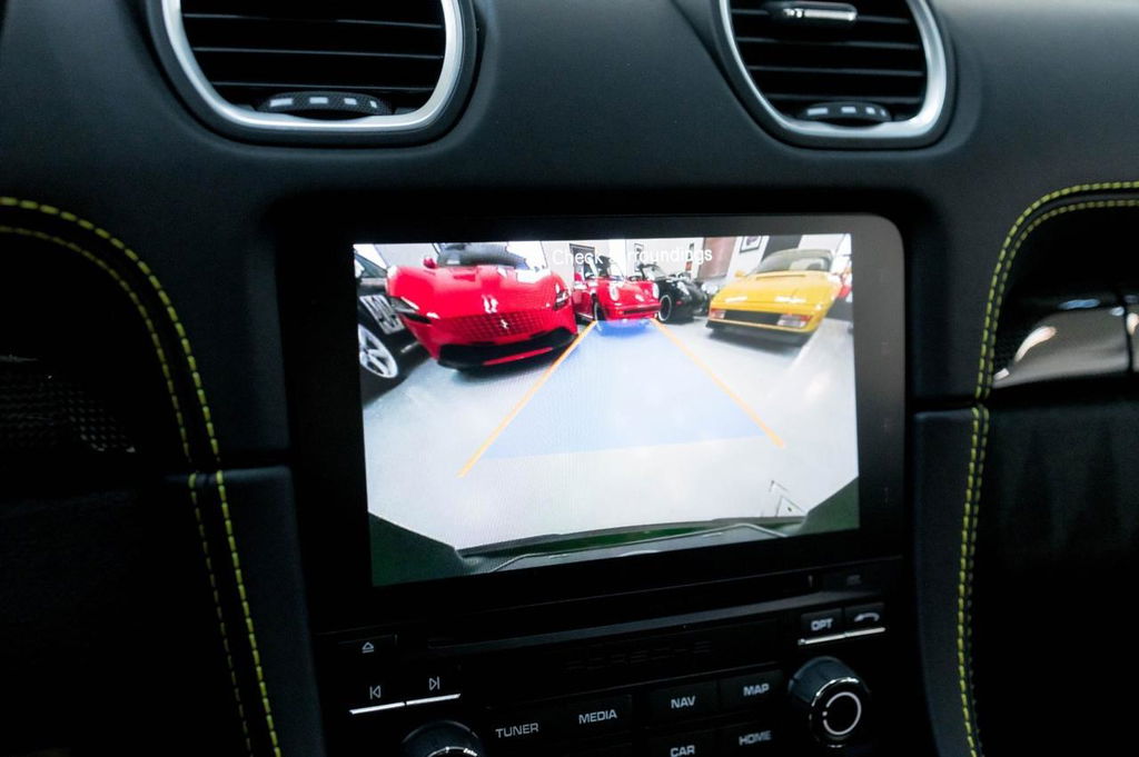 Porsche 718 Cayman GT4