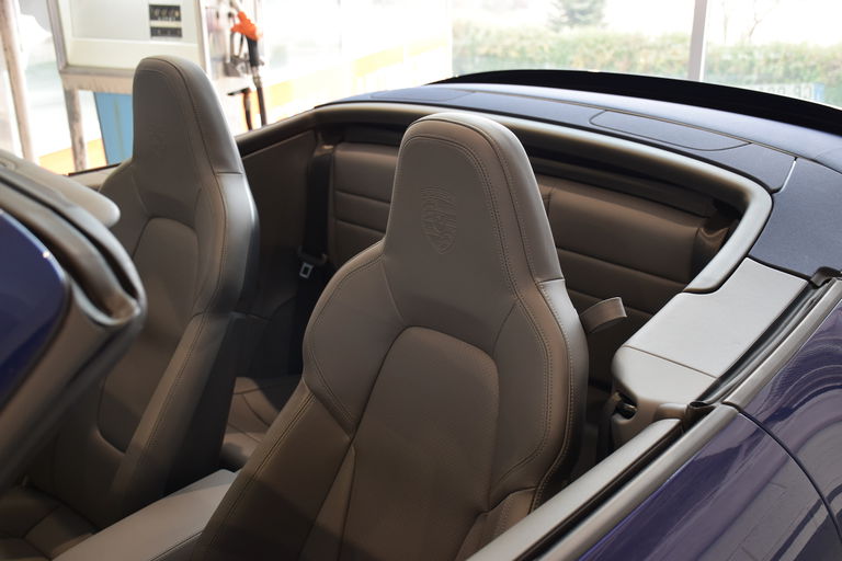 Porsche 992 Carrera 4